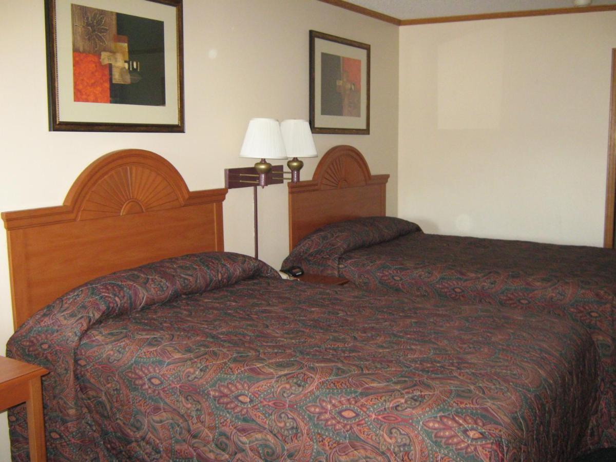 America'S Best Inn And Suites Emporia Εξωτερικό φωτογραφία