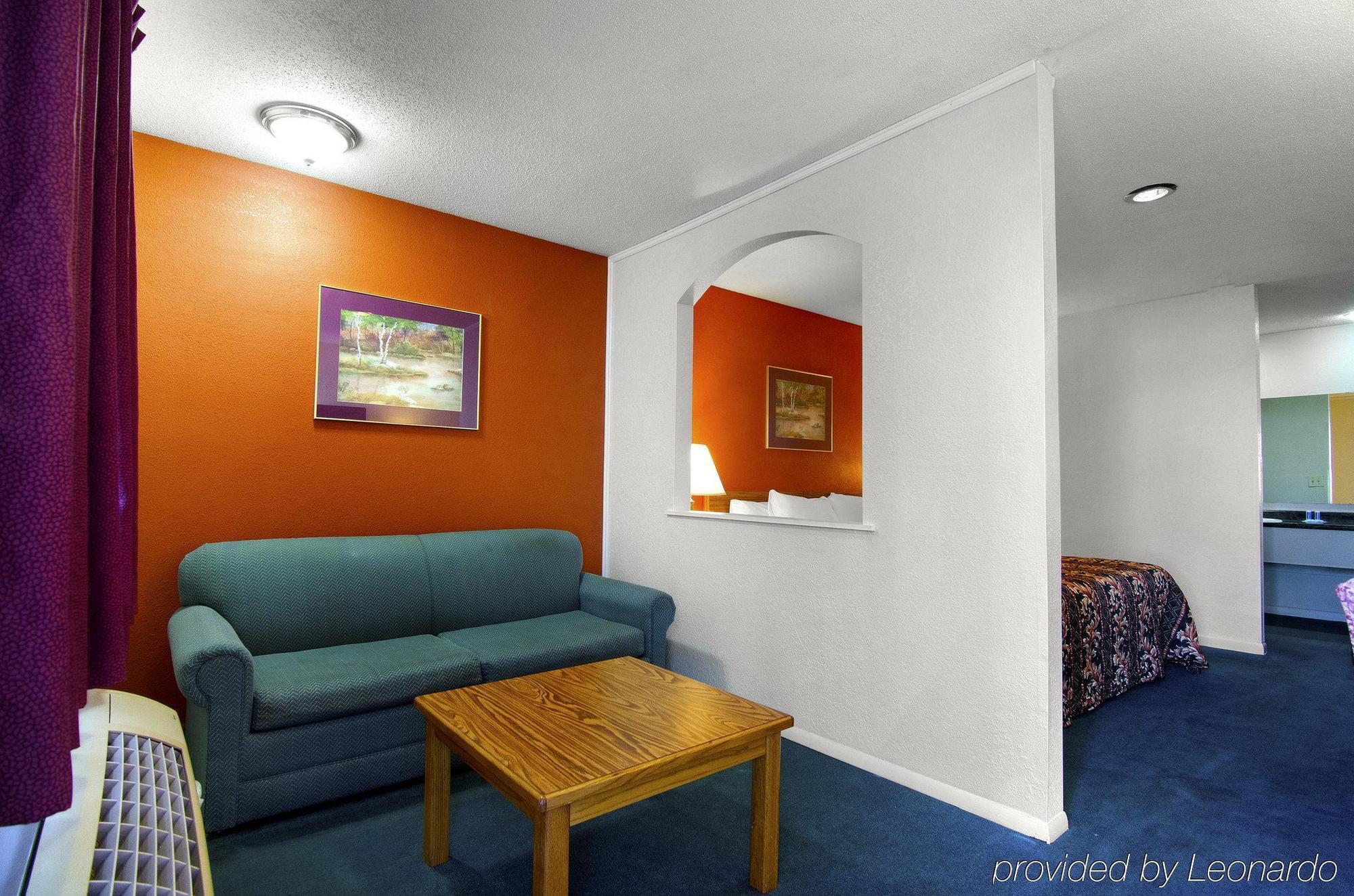 America'S Best Inn And Suites Emporia Εξωτερικό φωτογραφία