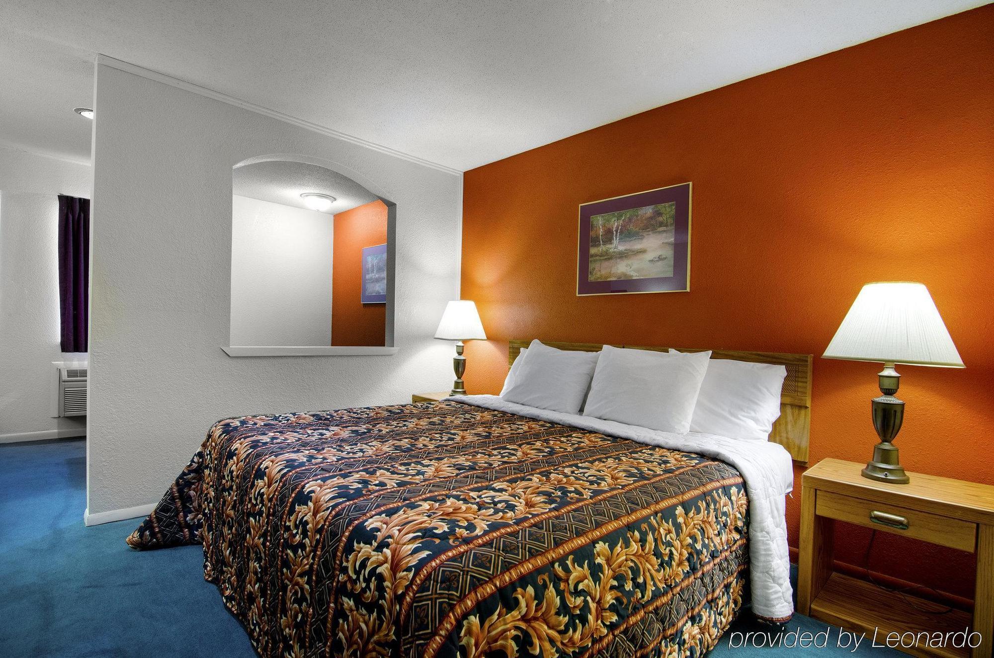America'S Best Inn And Suites Emporia Εξωτερικό φωτογραφία