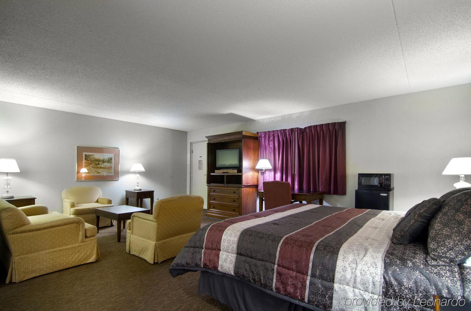 America'S Best Inn And Suites Emporia Εξωτερικό φωτογραφία