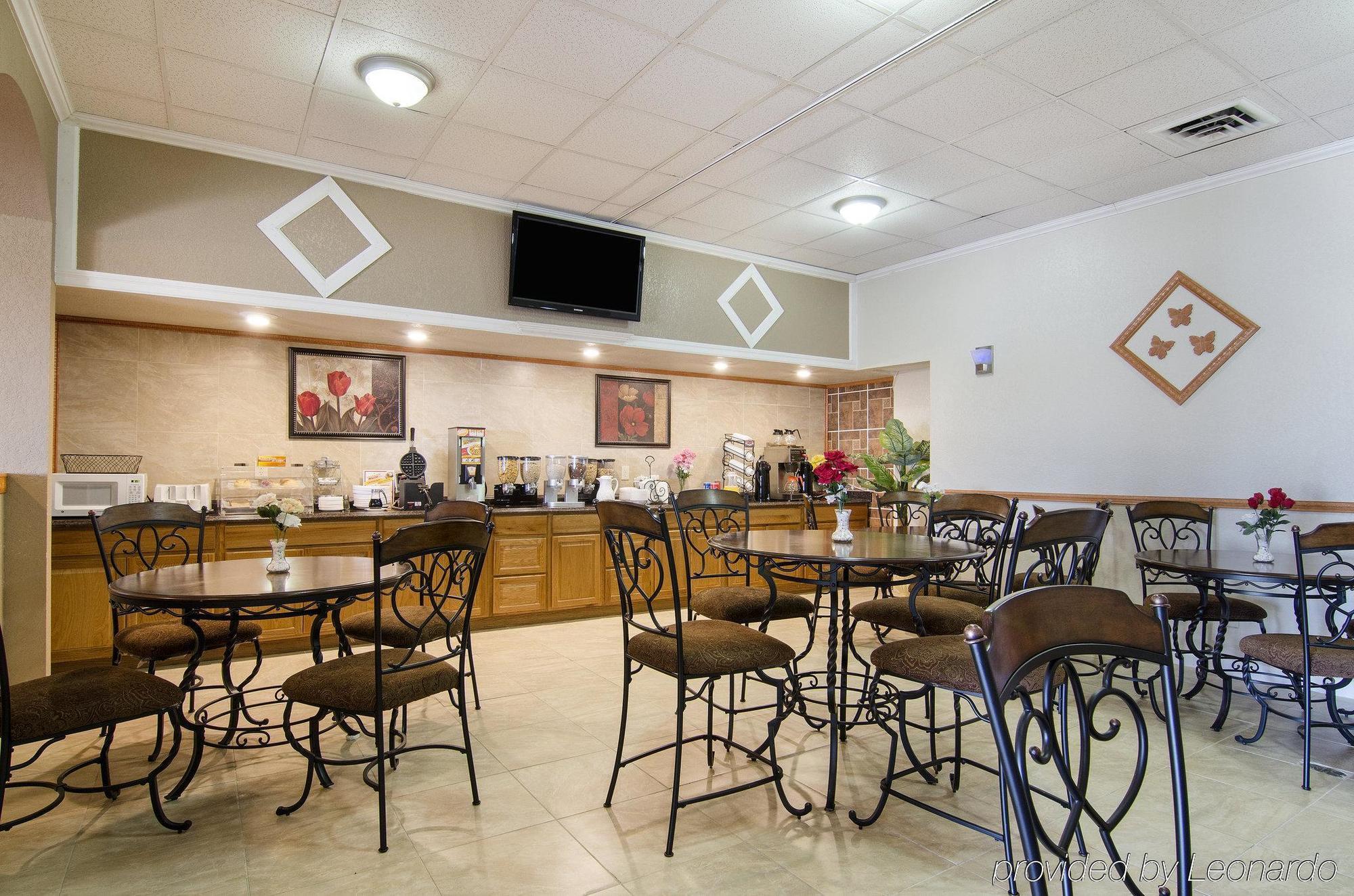 America'S Best Inn And Suites Emporia Εξωτερικό φωτογραφία