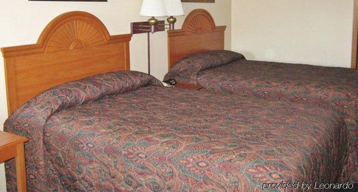 America'S Best Inn And Suites Emporia Εξωτερικό φωτογραφία