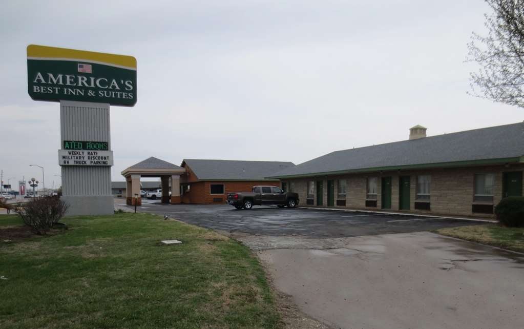 America'S Best Inn And Suites Emporia Εξωτερικό φωτογραφία