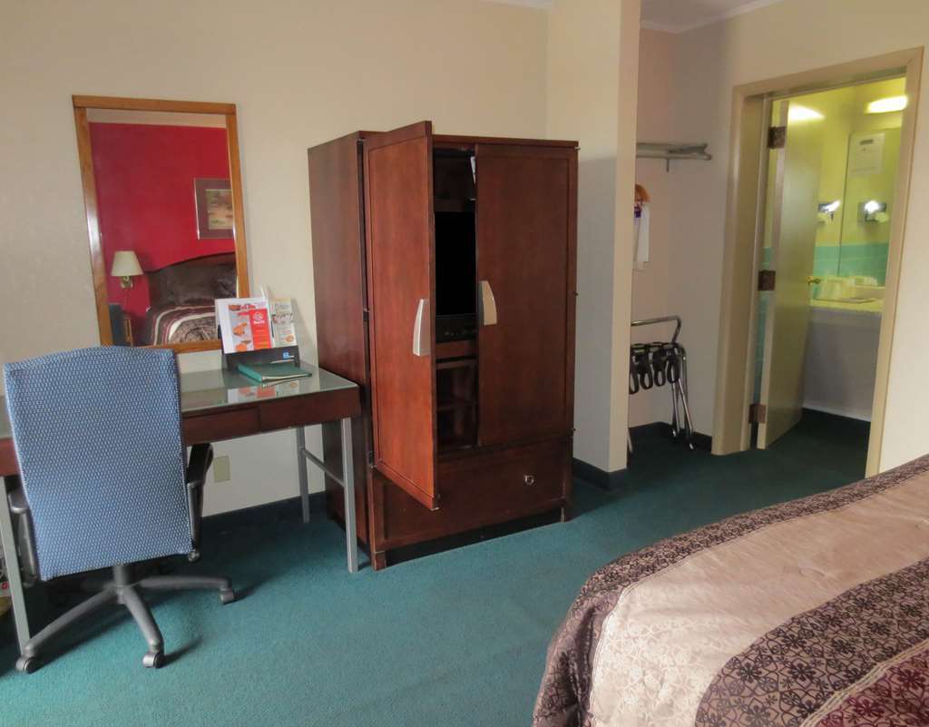 America'S Best Inn And Suites Emporia Δωμάτιο φωτογραφία