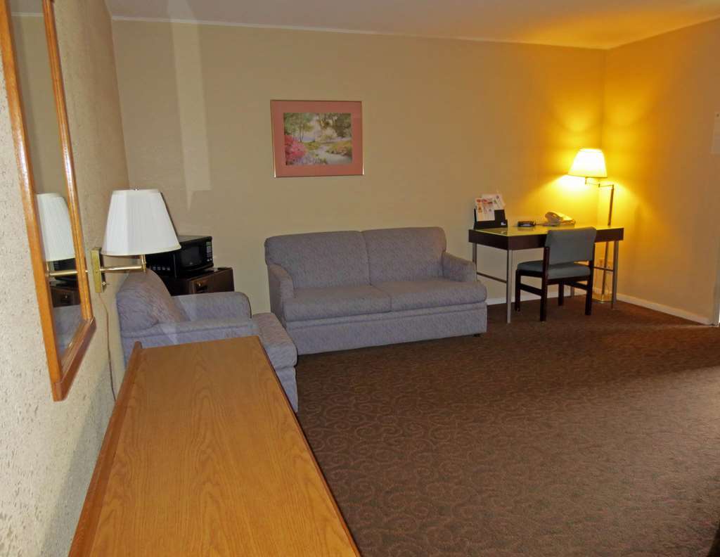 America'S Best Inn And Suites Emporia Δωμάτιο φωτογραφία