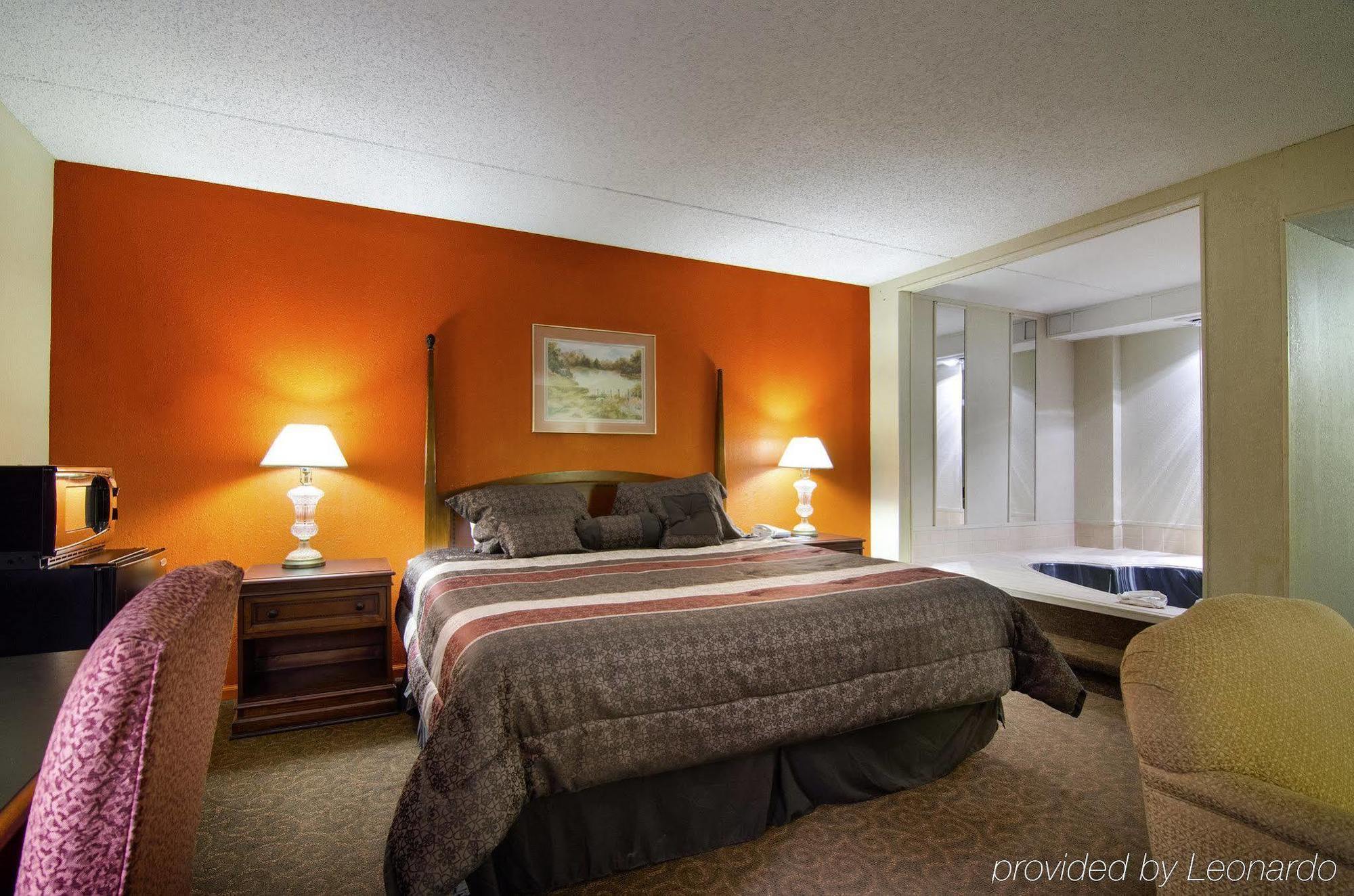 America'S Best Inn And Suites Emporia Εξωτερικό φωτογραφία