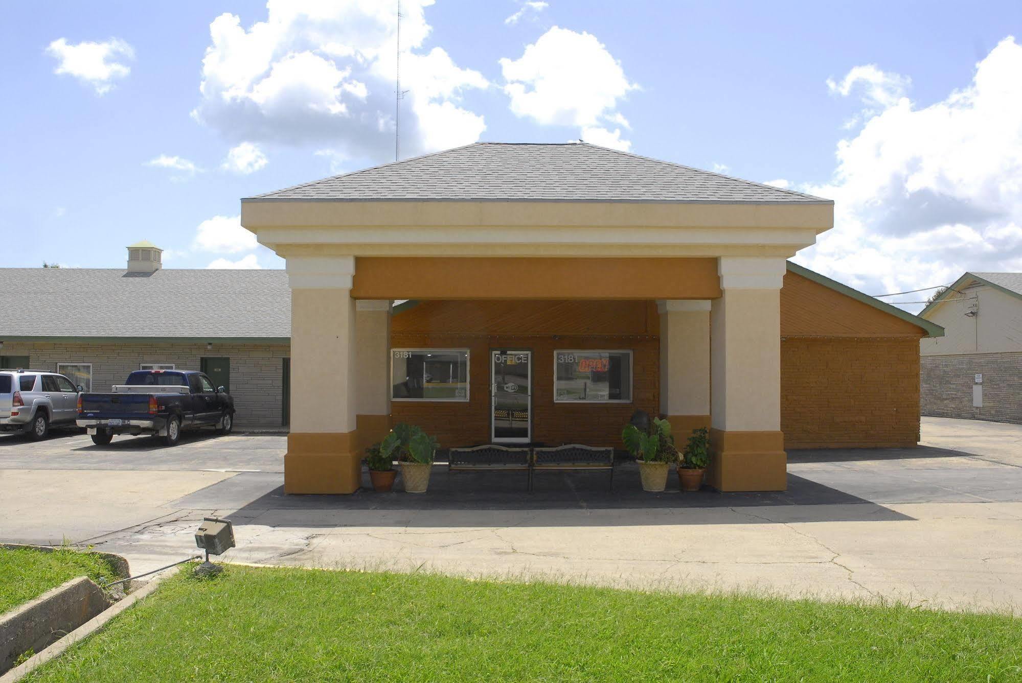 America'S Best Inn And Suites Emporia Εξωτερικό φωτογραφία
