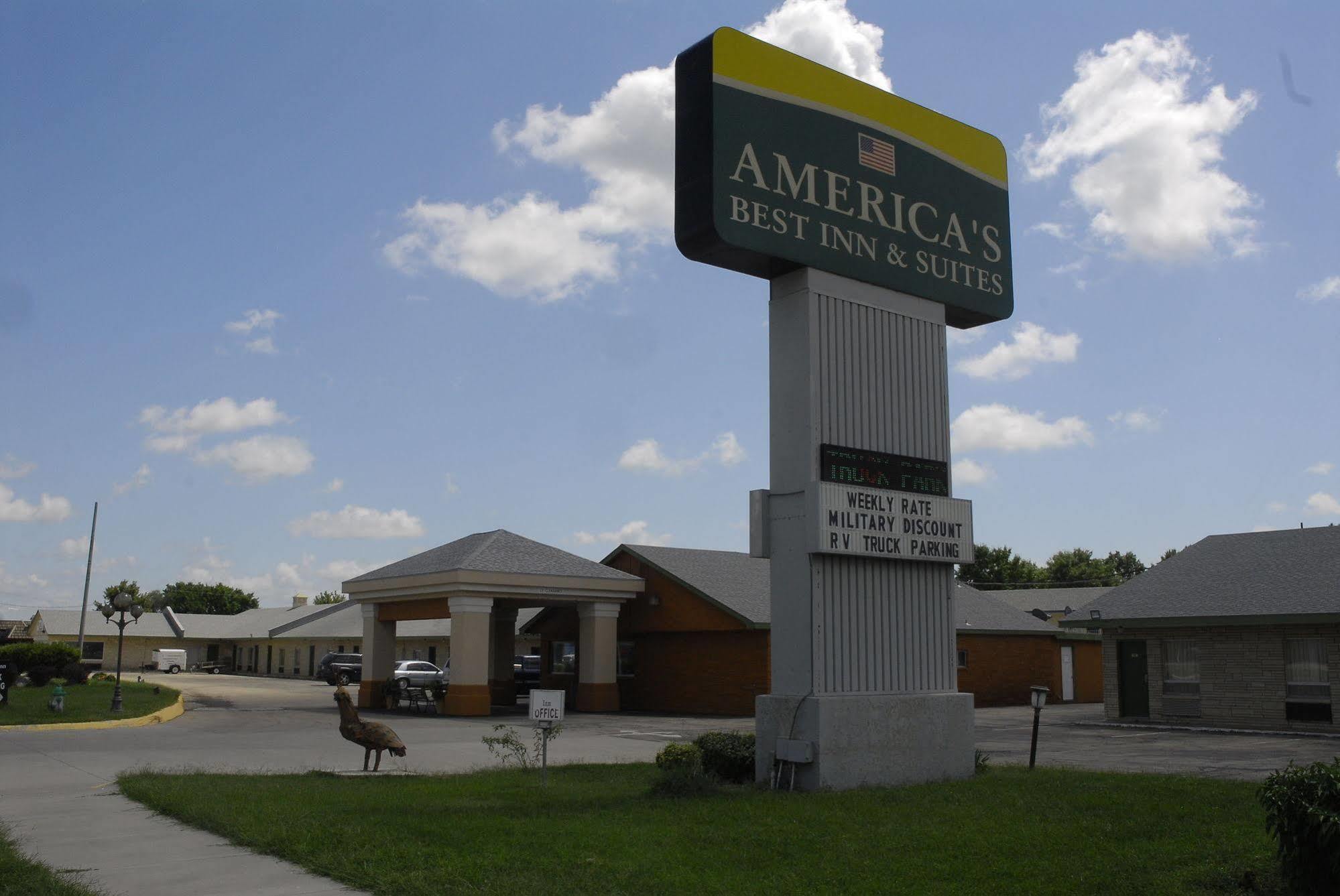 America'S Best Inn And Suites Emporia Εξωτερικό φωτογραφία