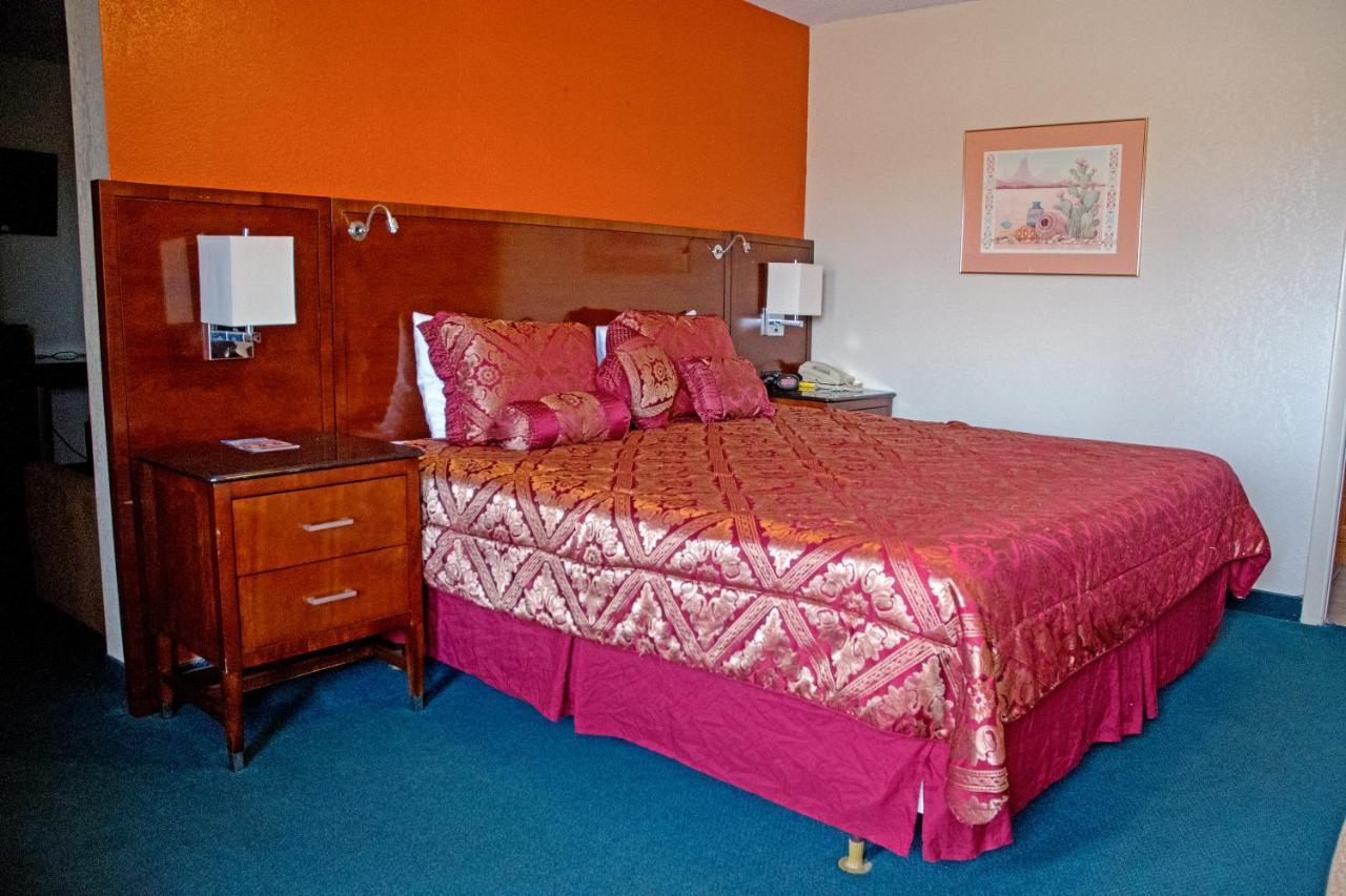 America'S Best Inn And Suites Emporia Εξωτερικό φωτογραφία